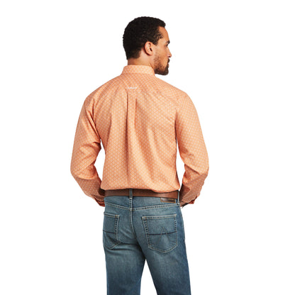 Ariat® Men's Yakov Wrinkle Free Long Sleeve Button Front Fitted Shirt